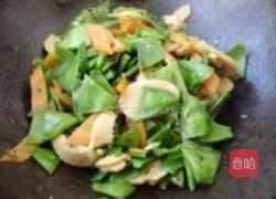 火腿肠炒扁豆的做法图解6