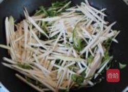 青椒茭白炒肉丝的做法图解7