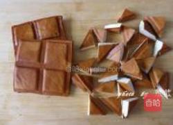 豆干炒肉片的做法图解2