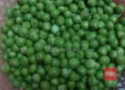 猪肉炒豌豆的做法图解1
