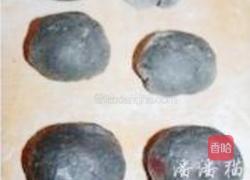 金枪鱼玉米竹炭餐包的做法图解10