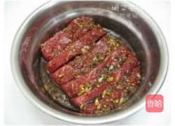 牛肉紫菜包饭的做法图解2