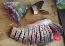 剁椒鲤鱼的做法图解1