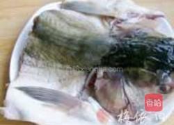 鳙鱼头海带汤的做法图解1