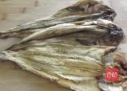 炝拌明太鱼干的做法图解1