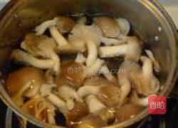 青菜炒蘑菇的做法图解2