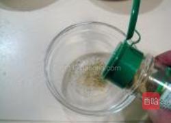 韭菜炒鱿鱼的做法图解2