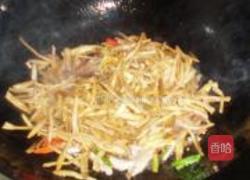 黄花炒肉的做法图解5