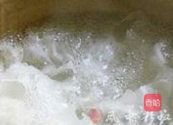 芡实银耳羹的做法图解1