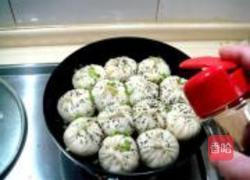 鲜虾菜心生煎包的做法图解17