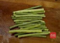 茄子炒豆角的做法图解2