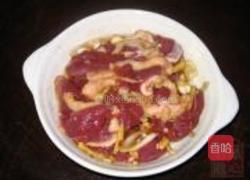 鸭肉炒口蘑的做法图解1