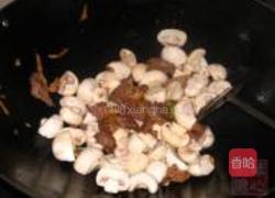 鴨肉炒口蘑的做法圖解5