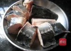 豉汁蒸鲟的做法图解1