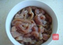 榨菜炒肉丝的做法图解1