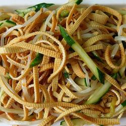 银芽拌豆皮的做法[图]