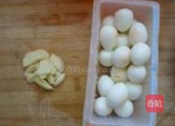 菜花烧鹌鹑蛋的做法图解1