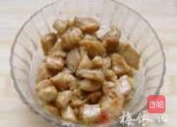 榨菜鸡丁的做法图解4