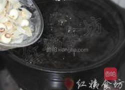 灵芝莲子百合粥的做法图解6
