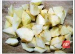 牛奶苹果汁的做法图解2