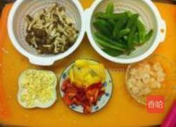 荷兰豆虾仁小炒的做法图解1
