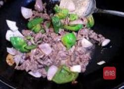 青椒蚝油烩牛肉的做法图解9