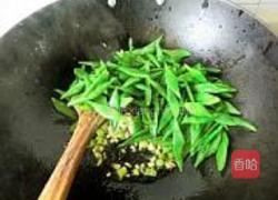 扁豆炒油素鸡的做法图解5