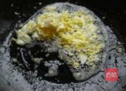 绿豆芽蛋炒饭的做法图解2