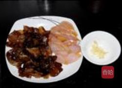 热狗木耳炒油菜的做法图解1