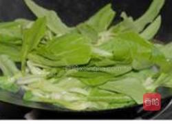 热狗木耳炒油菜的做法图解5