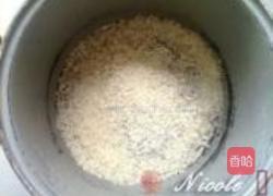 排骨蟹棒粥的做法图解1