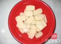 年糕炖排骨的做法图解1