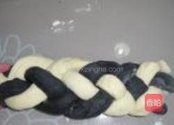 竹炭双色馒头的做法图解7