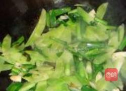 莴笋蒜苗腊肉的做法图解5