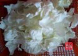 咸肉炒卷心菜的做法图解1