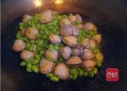 蛤蜊炒青豆的做法图解4