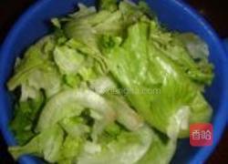 生菜炒鸡蛋的做法图解1