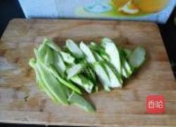 蛇瓜紫菜汤的做法图解2