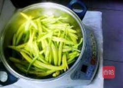 蒜油黄花的做法图解3