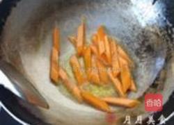 西芹炒鱿鱼花的做法图解3