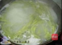 鸡腿菠菜面的做法图解11