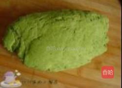 鸡腿菠菜面的做法图解2