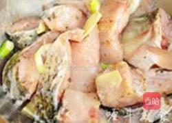 烩炸鱼块的做法图解2