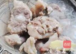 番茄牛尾汤的做法图解1