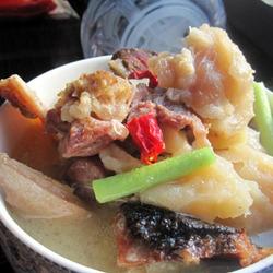 腊肉炖土豆干的做法[图]