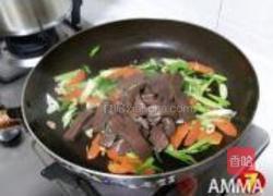 青蒜胡萝卜炒鸭血的做法图解7
