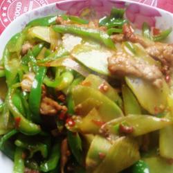 莴笋炒肉的做法[图]