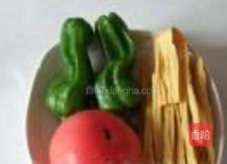 番茄炒腐竹的做法图解1