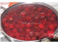 糖水杨梅的做法图解1