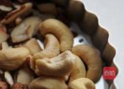 蛋白腰果脆饼的做法图解1